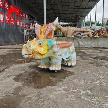 仿真恐龍與彩燈制造 創(chuàng)意與科技的完美融合